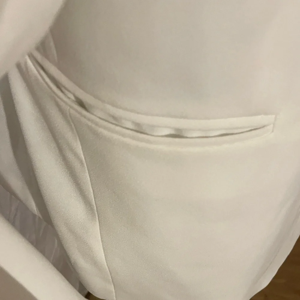 White Blazer with Bell Sleeves and Open Front - Picture 5 of 7